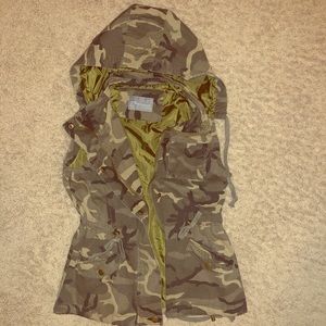 Camouflage utility vest